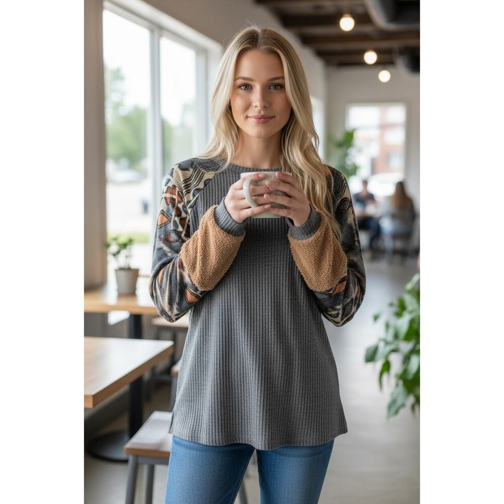 NWOT Heimish USA Small gray waffle knit top patterned faux-fur sleeve